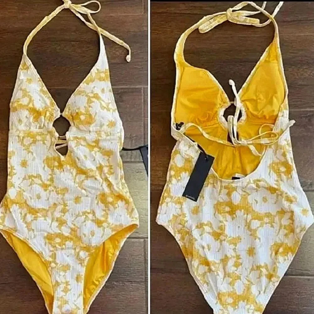 Cikada Women's Yellow White Australian Floral Print One-Piece swimsuit size 4